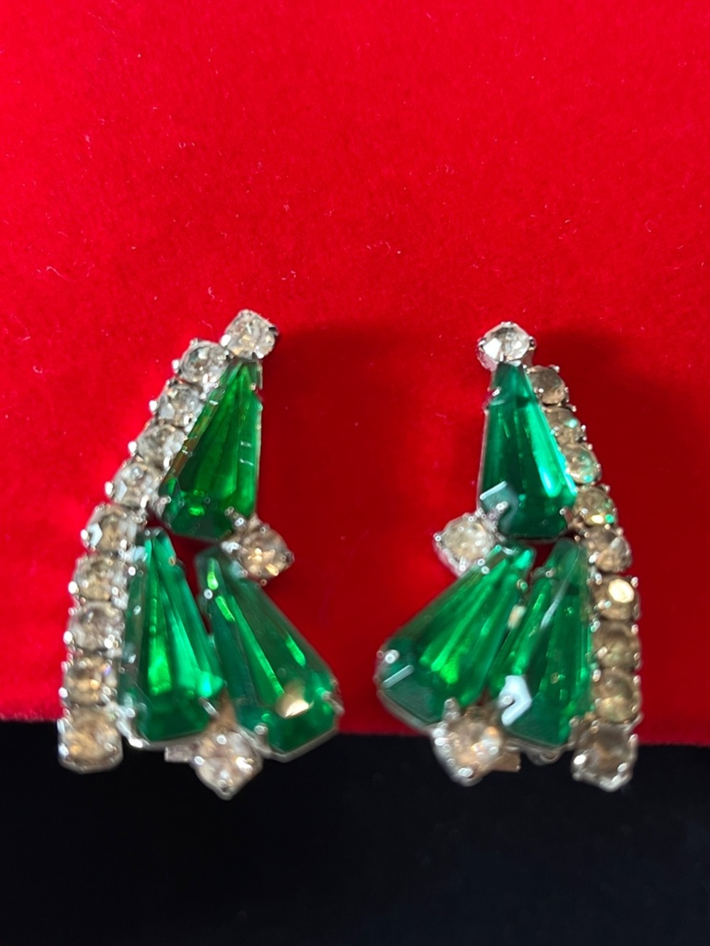 Emerald Green Crystal Fan Stud Earrings - Silver Tone Setting. Vintage Clip- On